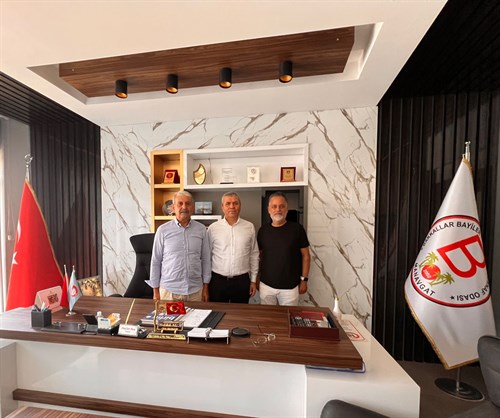 Kaymakamımız Abdulkadir DEMİR, Manavgat Bakkallar Bayiler ve Büfeciler Odası Başkanı Abdullah AKÇA’ya ve Yönetim...