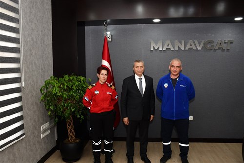 TAMGA Uluslararası Arama ve Kurtarma Antalya İl Temsilcisi Fatma DÜZ ve Beraberindekiler, Kaymakamımız Abdulkadir DEMİR'i Makamında Ziyaret Ettiler