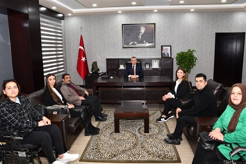 Manavgat Engelliler Derneği Başkanı Deniz YILMAZ ve Beraberindekiler, Kaymakamımız Abdulkadir DEMİR'i Makamında Ziyaret Ettiler