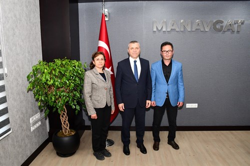 Manavgat Kadastro Birim Sorumluluğu Görevine Atanan Mustafa DURTULUK ve Kadastro Kontrol Mühendisi Perihan CESUR'dan Kaymakamımıza Ziyaret