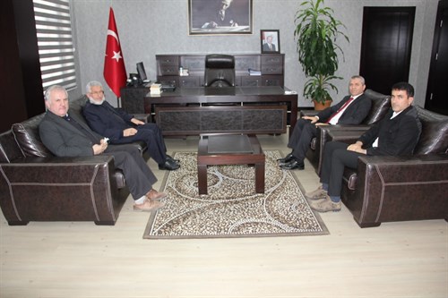 Emekli Müftü Mehmet CEYLAN; Kaymakamımız Abdulkadir DEMİR’i  ziyaret etti 